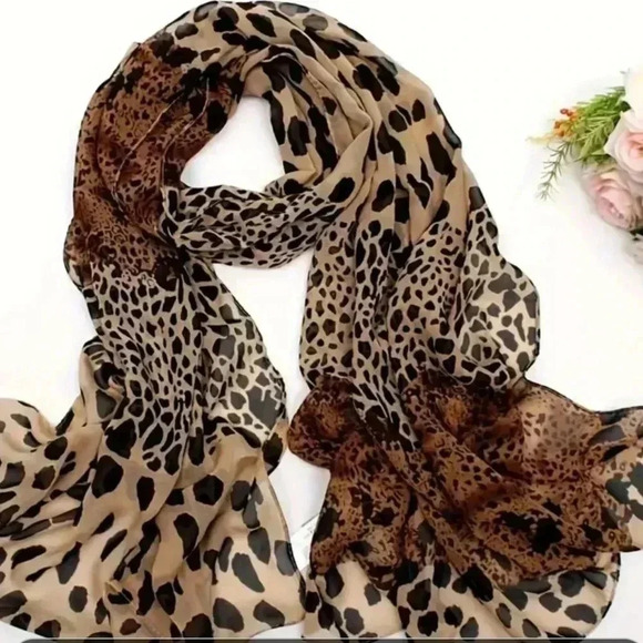 Boho Style Leopard Print Scarf - Picture 1 of 4